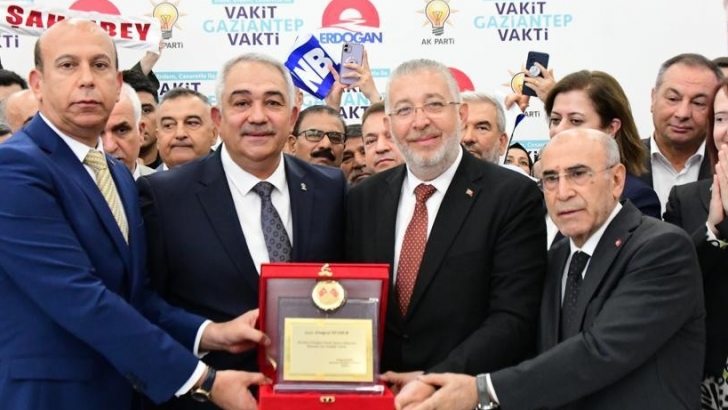 AK PARTİ GAZİANTEP İL BAŞKANI MURAT ÇETİN BAYRAĞI DEVRALDI