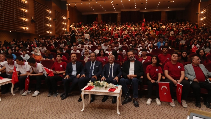 BAŞKAN TAHMAZOĞLU : “GAZİ TORUNLARI ÇANAKKALE DESTANINI YERİNDE YAŞIYOR”