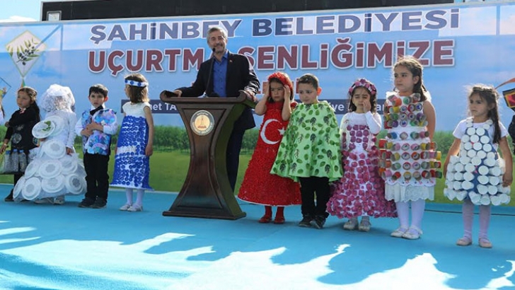 Şahinbey’in uçurtmaları gökyüzünü renklendirdi