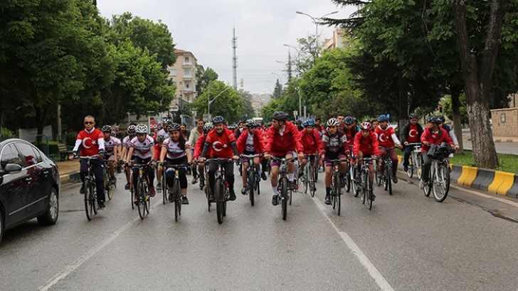 BAŞKAN TAHMAZOĞLU: “VATANDAŞLARLA PEDAL ÇEVİRDİ”