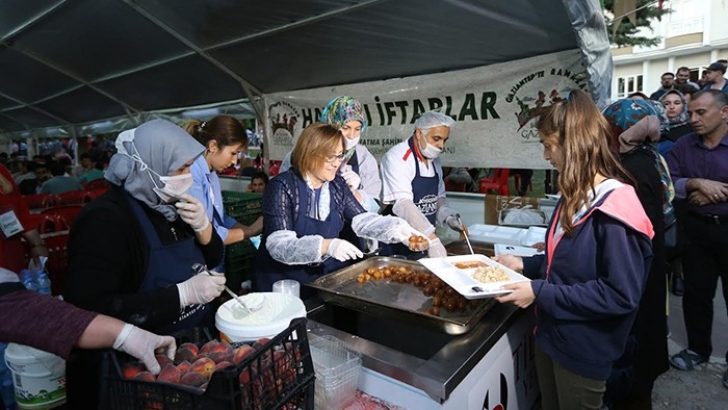 BÜYÜKŞEHİR, 300 BİN KİŞİYE İFTAR YEMEĞİ VERECEK