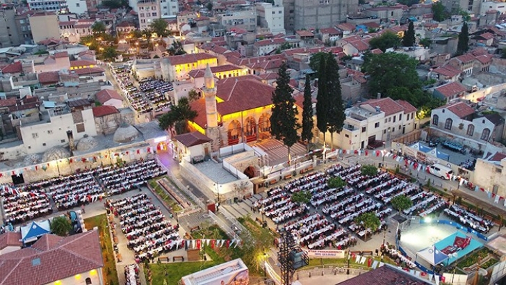 ŞEHREKÜSTÜ KONAKLARINDA İFTAR VAKTİ