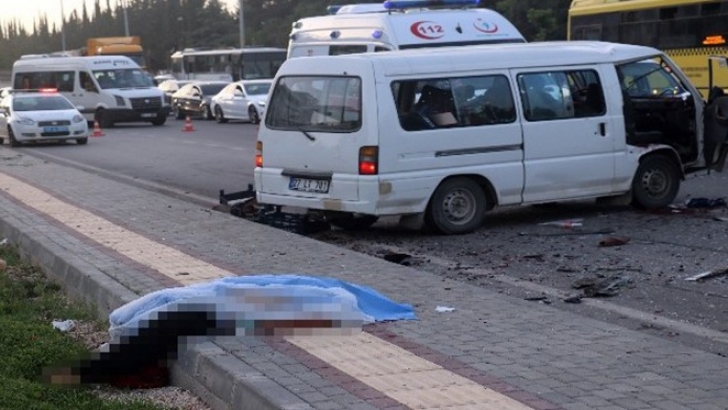 Gaziantep’te trafik kazası: 1 ölü, 12 yaralı