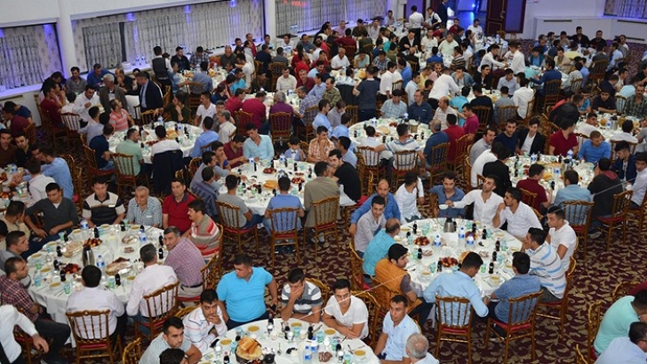 Gülsan Holding ve Topçuoğlu Otomotiv çalışanları iftarda buluştu