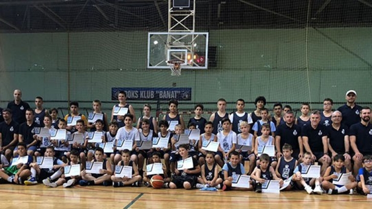Sanko Okulları sporcuları Sırbistan’daki gelişim kampından döndü 