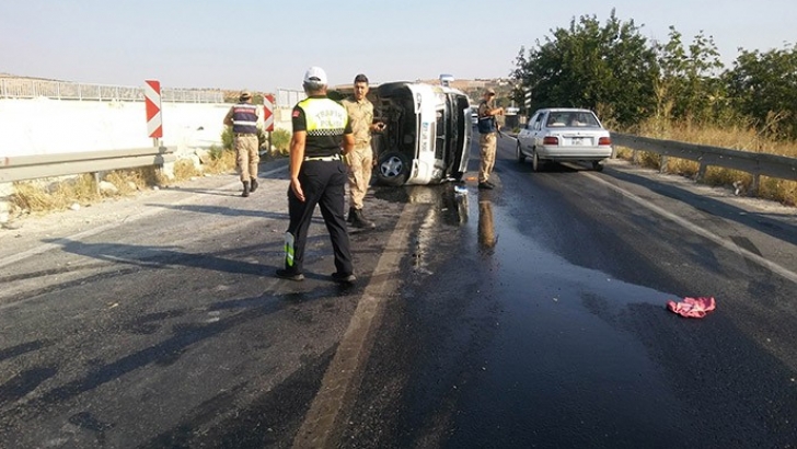 Gaziantep’te işçi servisi yan yattı: 17 yaralı