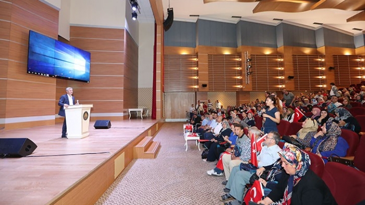 ŞAHİNBEY BELEDİYESİ, GAZİ TORUNLARINI ŞEHİTLERLE BULUŞTURUYOR