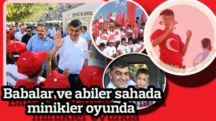 Babalar ve abiler sahada minikler oyunda 