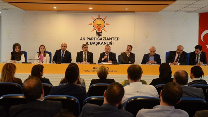 Erkan Kandemir'den Ak Parti Gaziantep teşkilatına ziyaret 