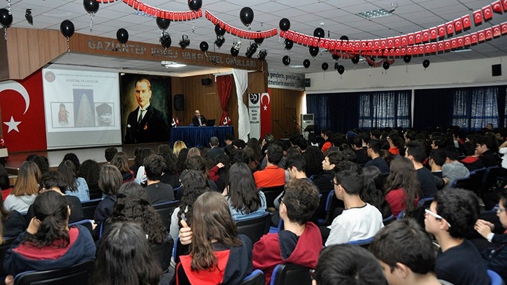 GKV’de Atatürk Ve Gençlik konferansı 