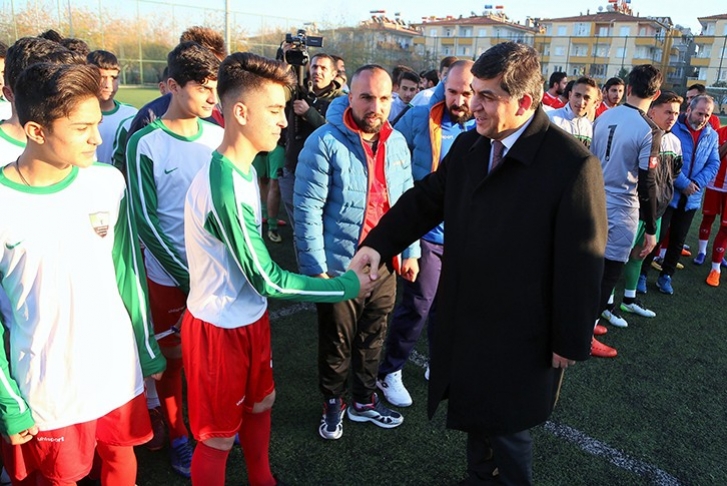 Fadıloğlu, genç yeteneklerle buluştu