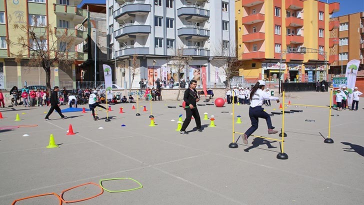 21 Bin öğrenci, sportif etkinliklere katılacak 