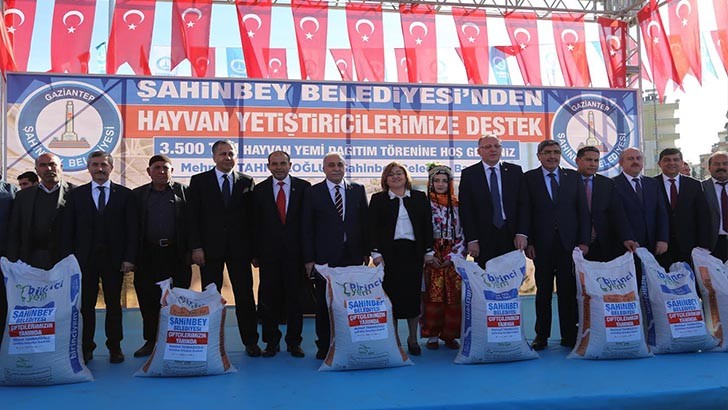 Şahinbey'den 3.500 ton yem desteği 