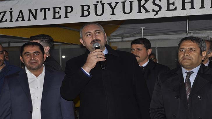 Babası dua etti Bakan Gül "amin" dedi