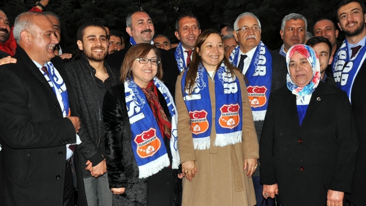 Adalet Bakanı Gül: “Bu ülkede hiç kimsenin oyuna ipotek koyamazsınız”