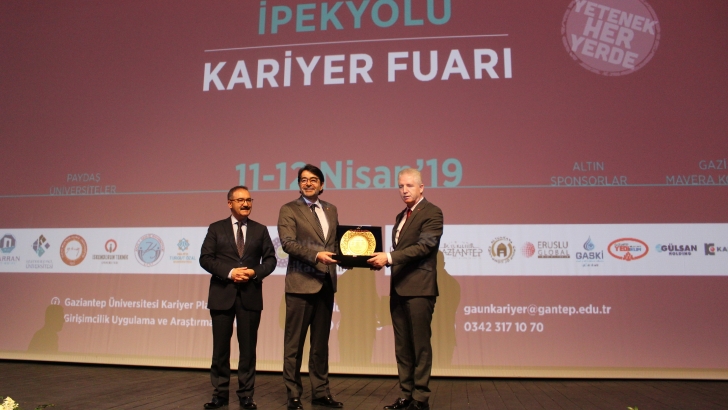 GAÜN’de İpekyolu Kariyer Fuarı başladı