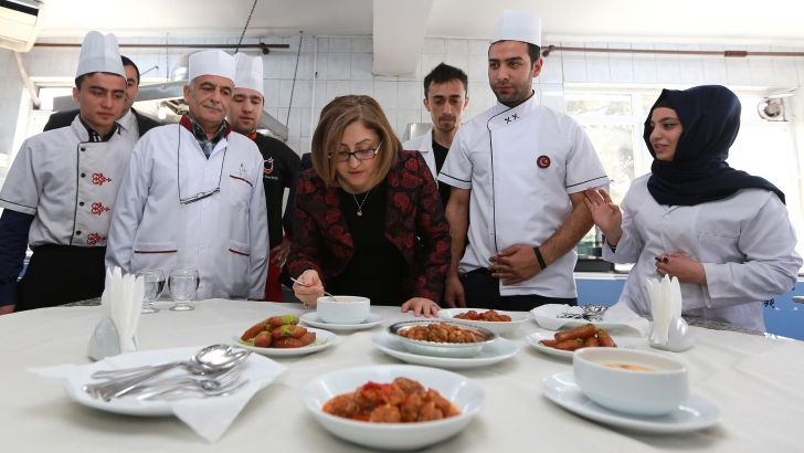 “DÖRT MEVSİM GAZİANTEP YEMEKLERİ” KİTABI DÜNYA İKİNCİSİ OLDU