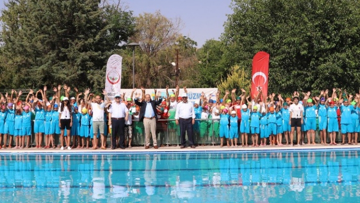 Başkan Kılıç’tan Yüzme Kursuna Ziyaret