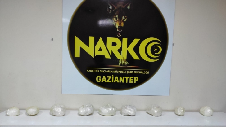 Gaziantep’te Araçtan 6 Kilo 700 Gram Uyuşturucu Çıktı