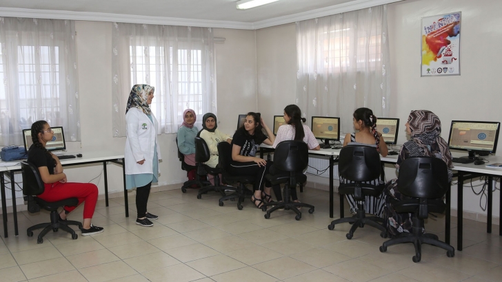 TATİLİ DEĞERLENDİRDİLER, BİLGİSAYAR KULLANMAYI ÖĞRENDİLER