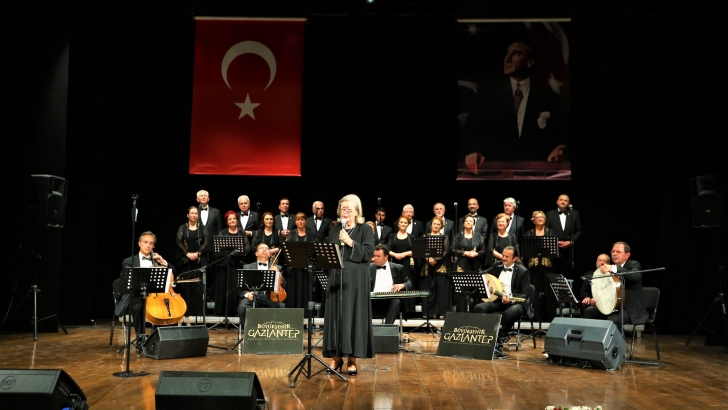 SANATIYLA MARKALAŞAN ŞEHRE YARAŞIR KONSER!