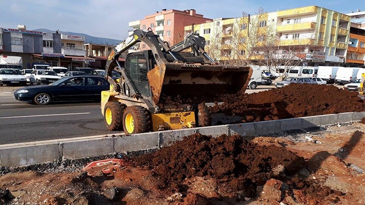 Nurdağı Belediyesi refüj çalışmalarını sürdürüyor