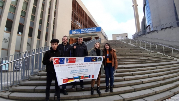 Aktopraklı öğrenciler Almanya'da Türkiye'yi temsil etti