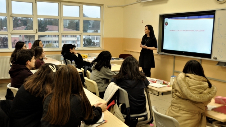 GKV’de travma geçirmiş çocuklarla iletişim semineri