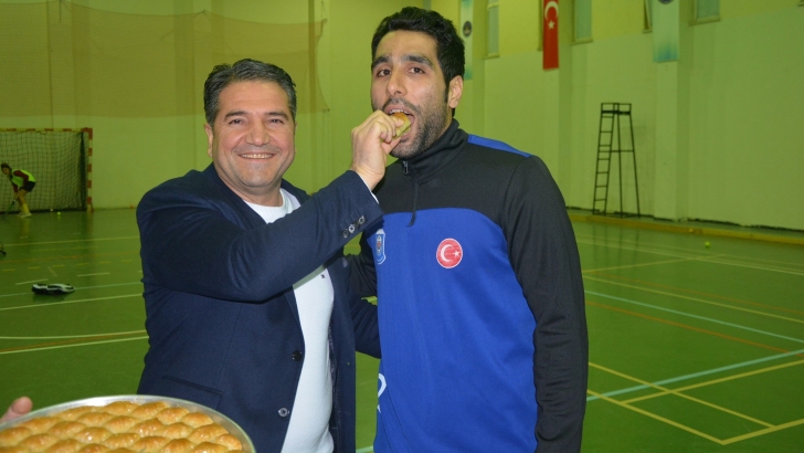 Avrupa Şampiyonu Gaziantep Polisgücü'ne Baklavalı Uğurlama