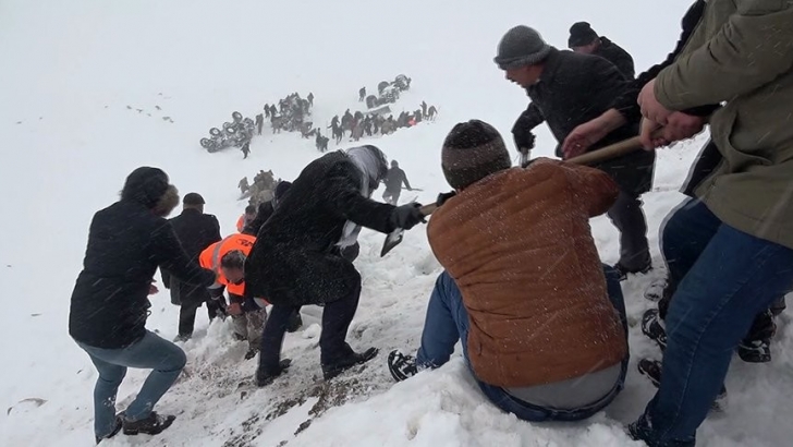 Van Bahçesaray'daki çığ faciasından acı haberler geliyor