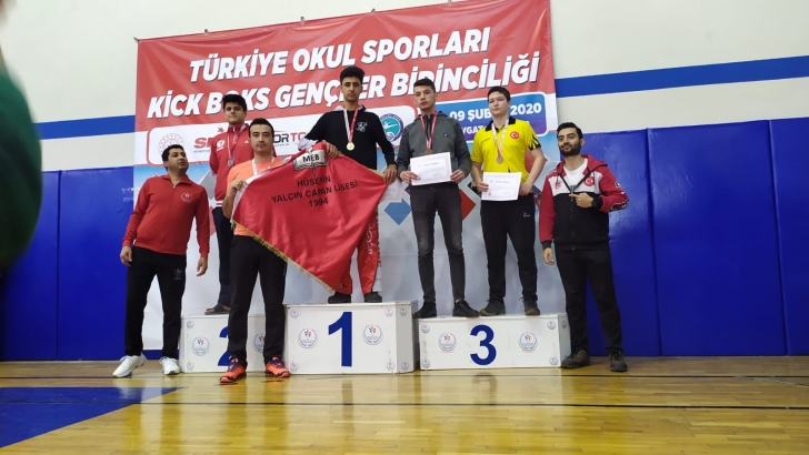 Nizip Kick Boks’da Türkiye Şampiyonu oldu