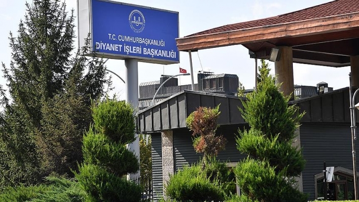 Diyanet’ten cuma namazı için yeni karar!