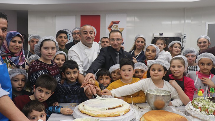 Çölyaklı çocuklara, glütensiz pasta sürprizi