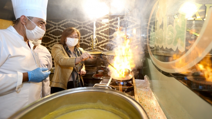 GAZİANTEP'İN ÜNLÜ RESTORANLARI PANDEMİYE KARŞI “FISTIK GİBİ” HAZIRLANIYOR