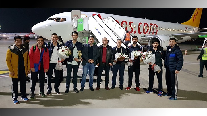 Şampiyon hokeyciler Gaziantep’te