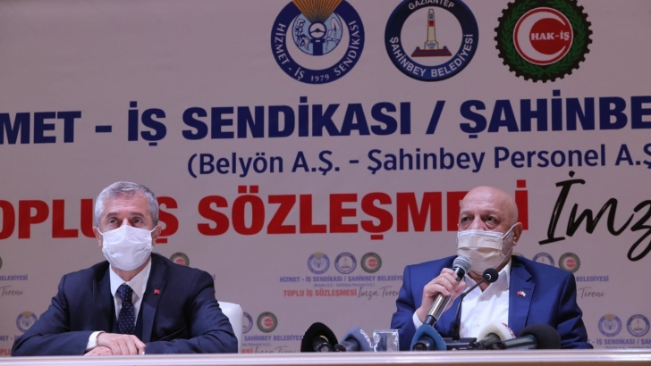 ŞAHİNBEY BELEDİYESİ’NDEN İŞÇİLERİN YÜZÜNÜ GÜLDÜREN SÖZLEŞME