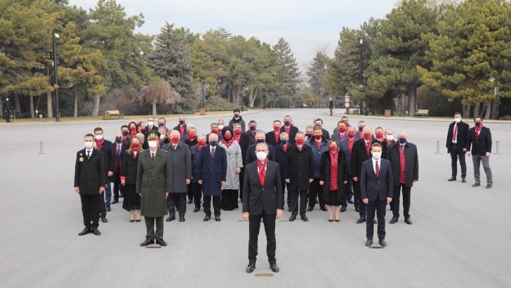 BAŞKAN ŞAHİN’İN 100’ÜNCÜ YIL ETKİNLİKLERİ KAPSAMINDA İLK DURAĞI ANITKABİR OLDU