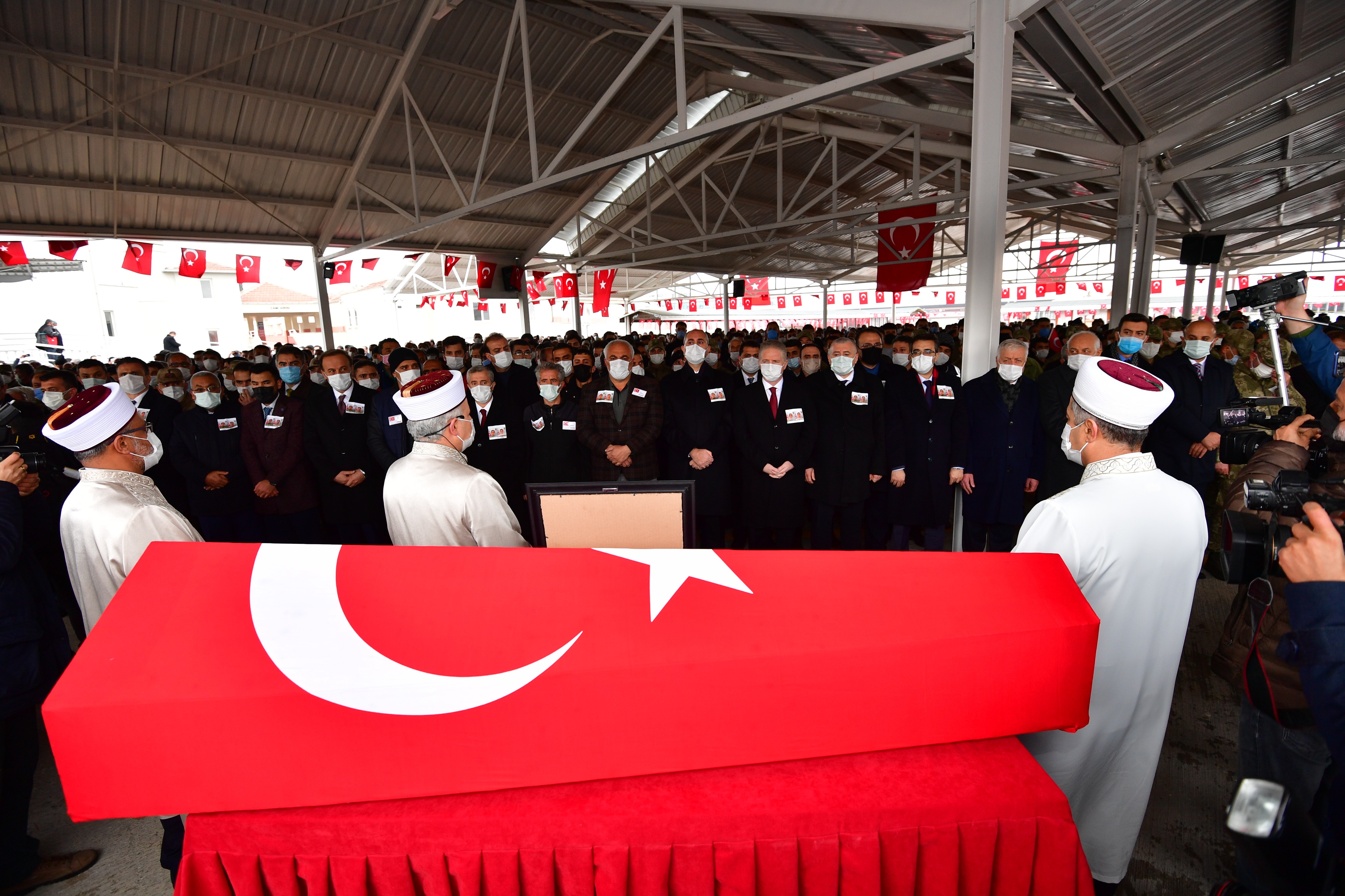 GARA ŞEHİTLERİ GAZİANTEP’TE SON YOLCULUĞUNA UĞURLANDI