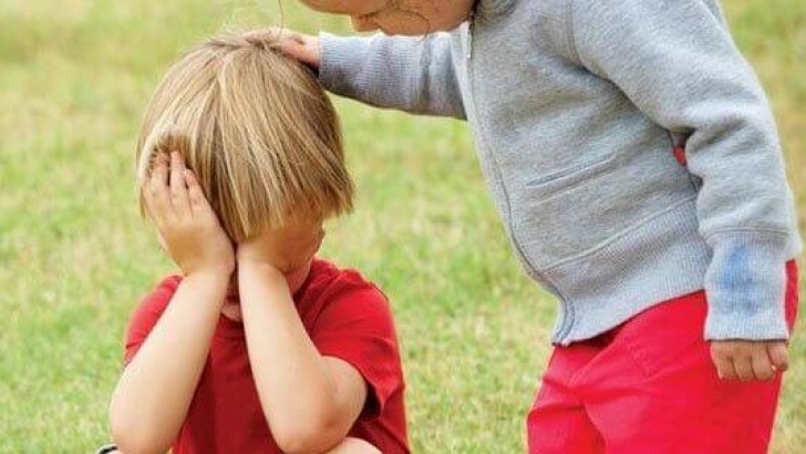 Çocuğa empati yapmayı öğretebilirsiniz