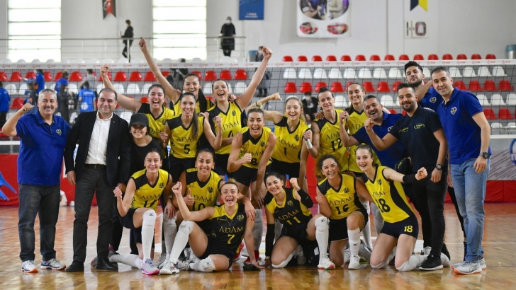 DERBİDE KAZANAN YİNE ADAM VOLEYBOL