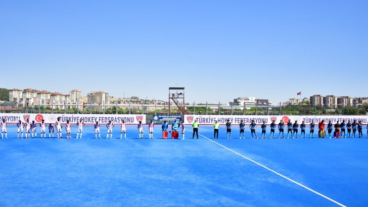 Gaziantep Valisi Gül Süper Lig’de Hokeycileri Yalnız Bırakmadı