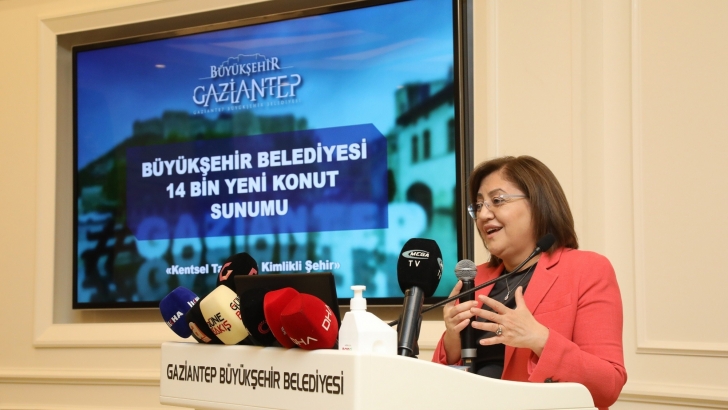 BÜYÜKŞEHİR, 14 BİN KONUT PROJESİ İÇİN KOLLARI SIVADI