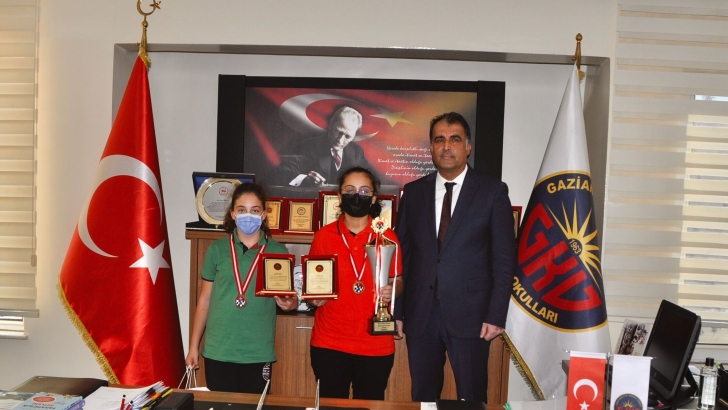 GKV’li Satranç Şampiyonları Ödüllendirildi