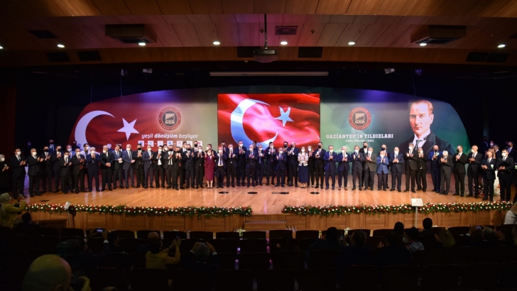 “GAZİANTEP’İN YILDIZLARI” ÖDÜL TÖRENİ GERÇEKLEŞTİRİLDİ