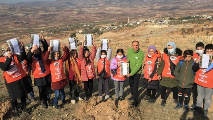 GAZİANTEP'TE  ÖĞRENCİLER  "GÖREVİMİZ ORMANLAR" DEDİ